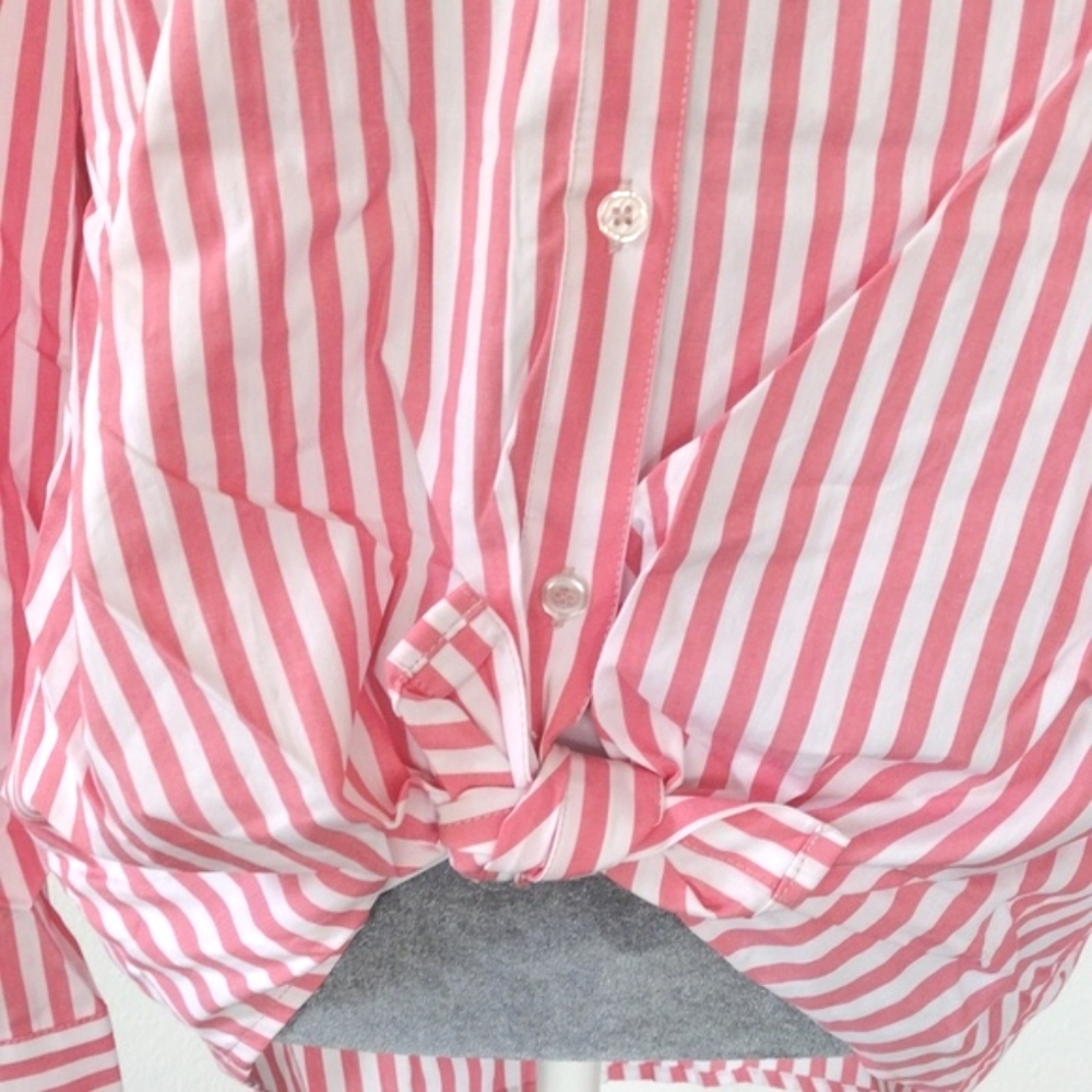 Francesca's Mi Ami Lorna Button Down Top. Size M - Picture 7 of 15